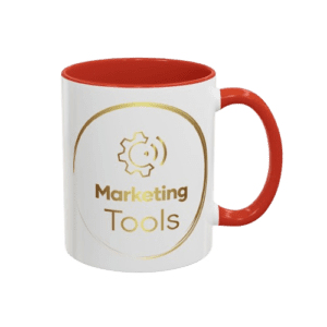 Taza blanca interior y asa roja con logo de Marketing Tools